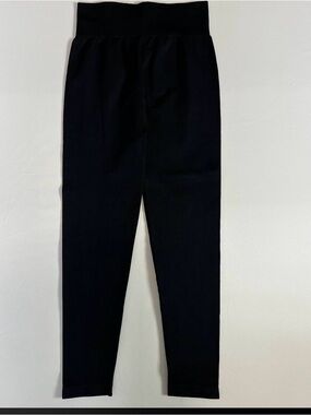OQQ Black Cropped Scrunch Butt Leggings Womens M High Rise Seamless Yoga Gym
